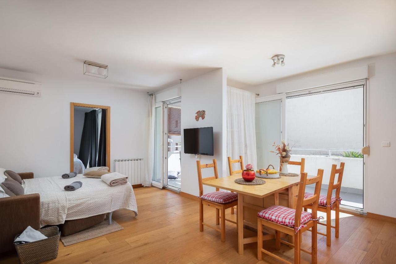 Modern Apt With Terrace 4 Min Walk To The Beach سبليت المظهر الخارجي الصورة